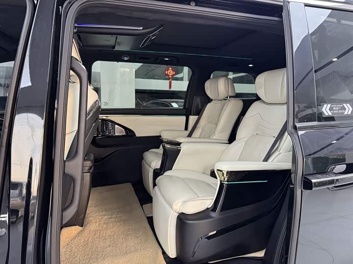 Фото 12 - GAC Trumpchi M8