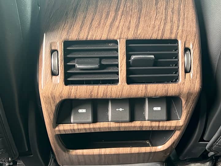 Фото 11 - Land Rover Discovery Sport