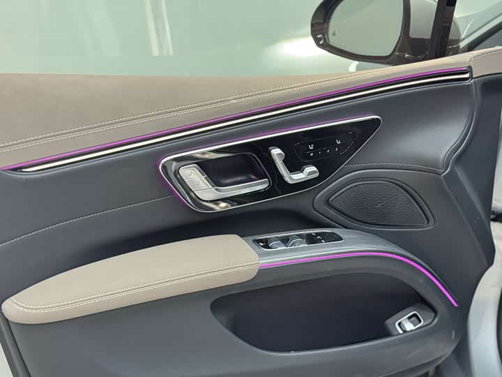 Фото 13 - Mercedes-Benz EQS