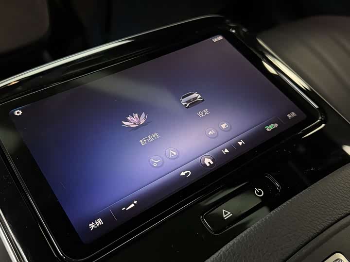 Фото 18 - Mercedes-Benz EQS