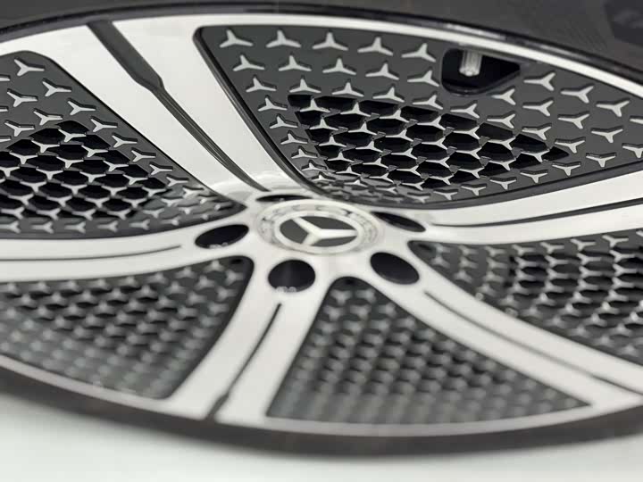 Фото 20 - Mercedes-Benz EQS