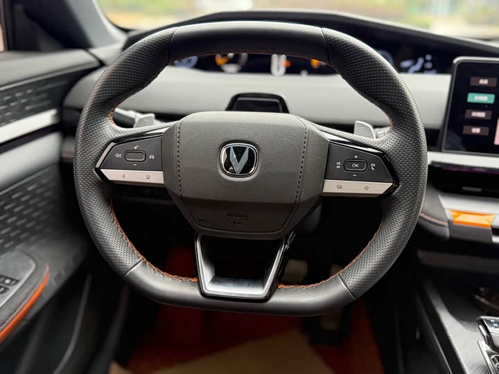 Фото 13 - Changan UNI-V