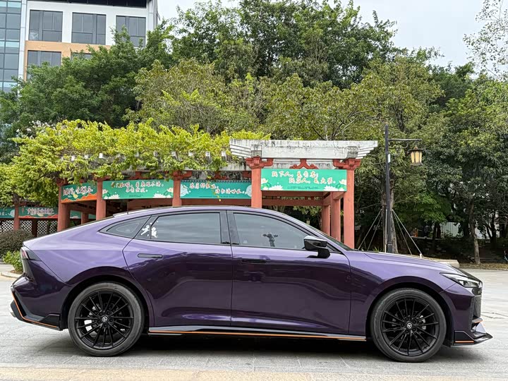 Фото 4 - Changan UNI-V