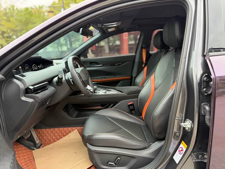 Фото 8 - Changan UNI-V