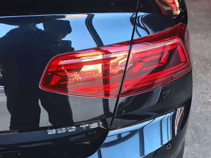 Фото 13 - Volkswagen Magotan