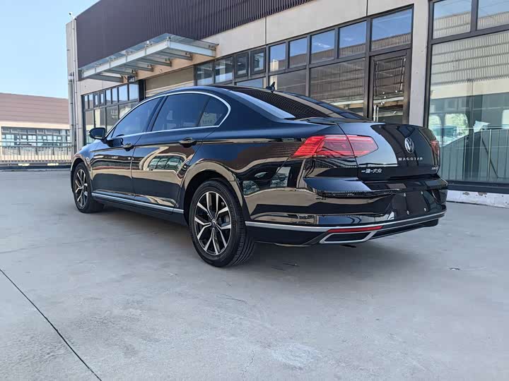 Фото 8 - Volkswagen Magotan