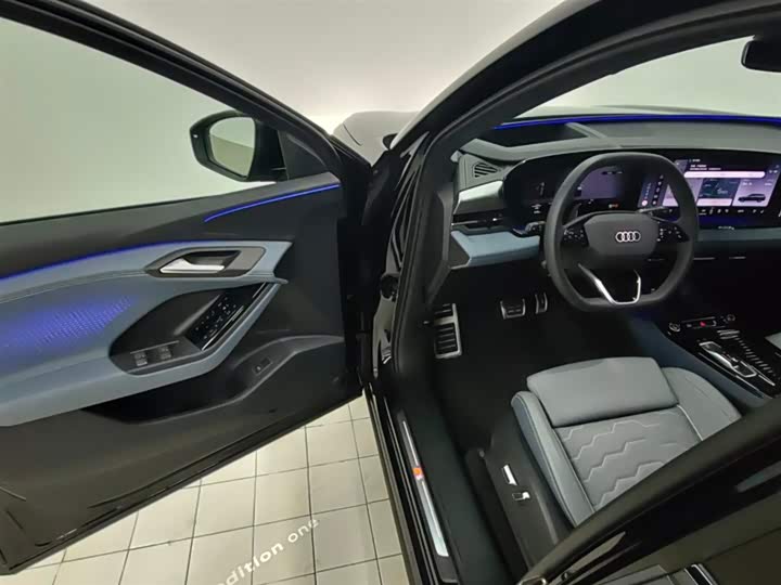 Фото 10 - Audi Q6L e-tron