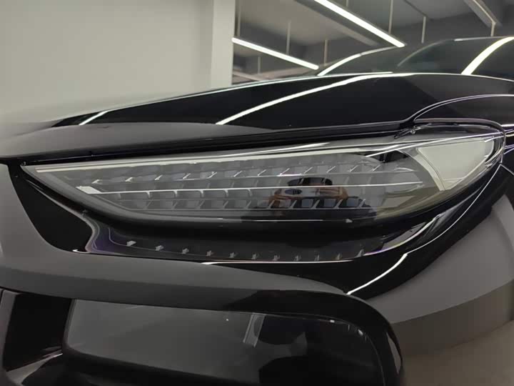 Фото 18 - Audi Q6L e-tron