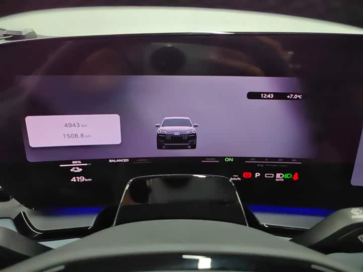 Фото 20 - Audi Q6L e-tron