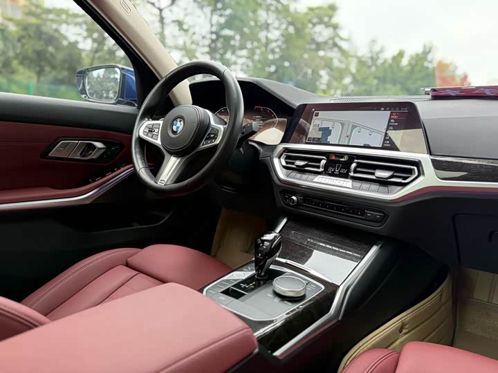 Фото 18 - BMW 3 Series