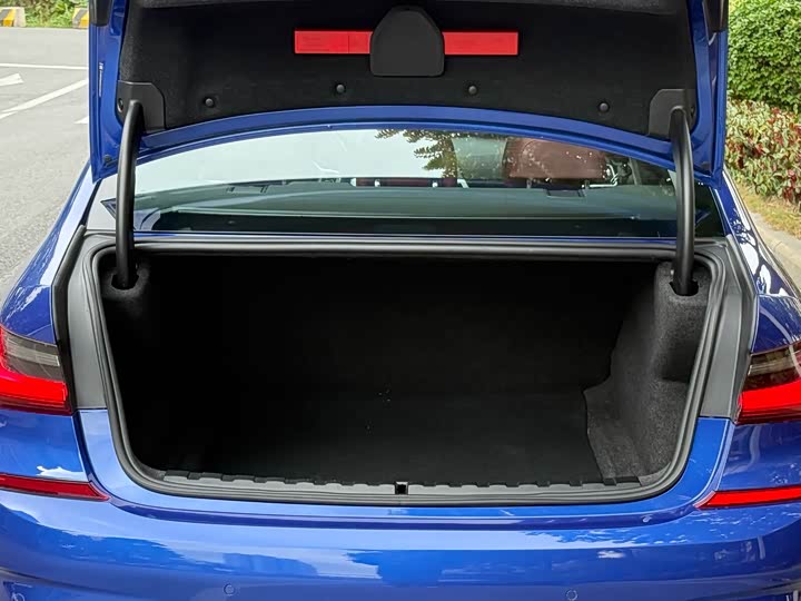 Фото 21 - BMW 3 Series