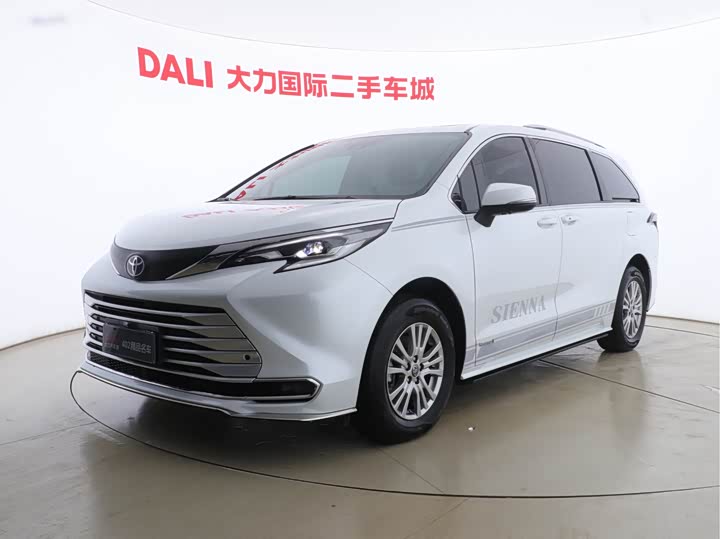 Фото 1 - Toyota Sienna