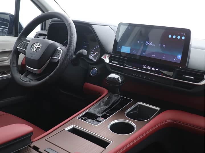 Фото 15 - Toyota Sienna