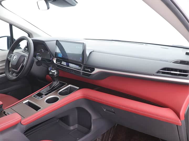 Фото 19 - Toyota Sienna