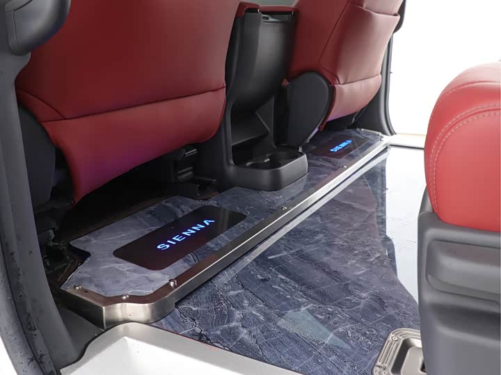 Фото 22 - Toyota Sienna