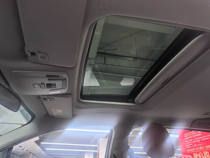 Фото 23 - Toyota Sienna