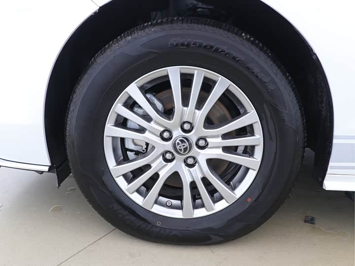 Фото 25 - Toyota Sienna