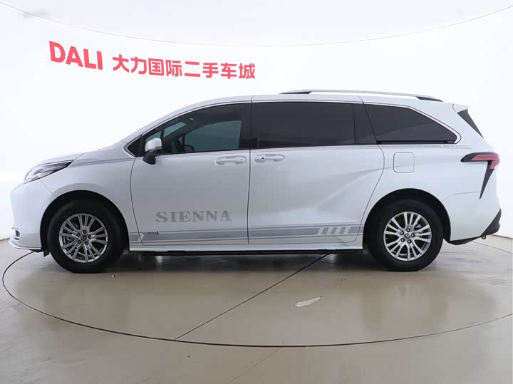 Фото 5 - Toyota Sienna