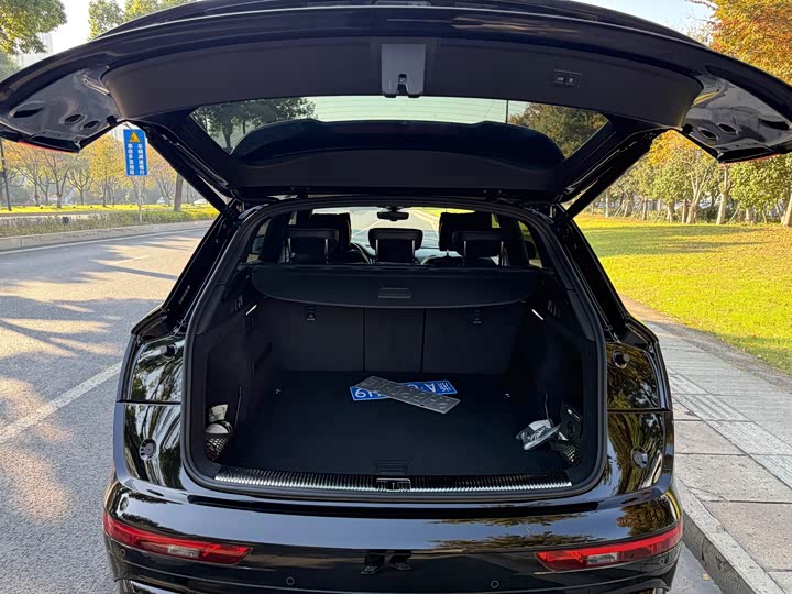 Фото 12 - Audi Q5L