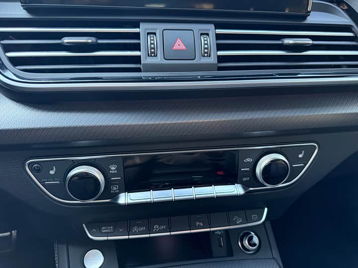 Фото 16 - Audi Q5L