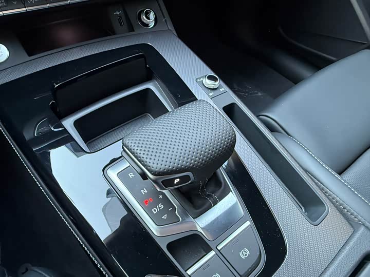 Фото 17 - Audi Q5L