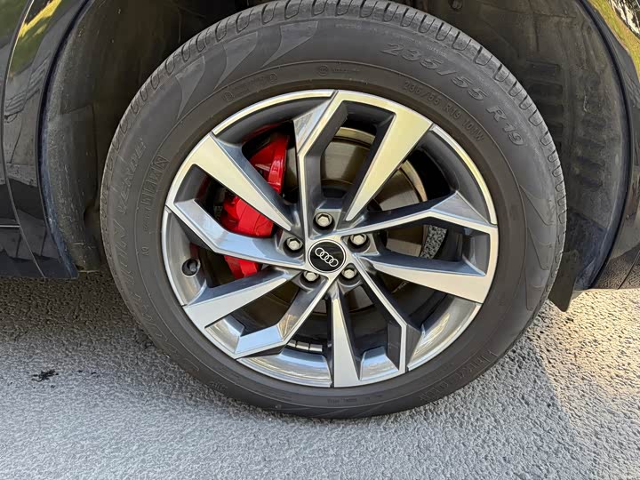 Фото 4 - Audi Q5L