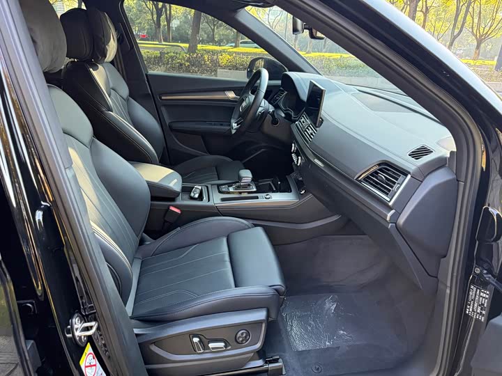 Фото 5 - Audi Q5L