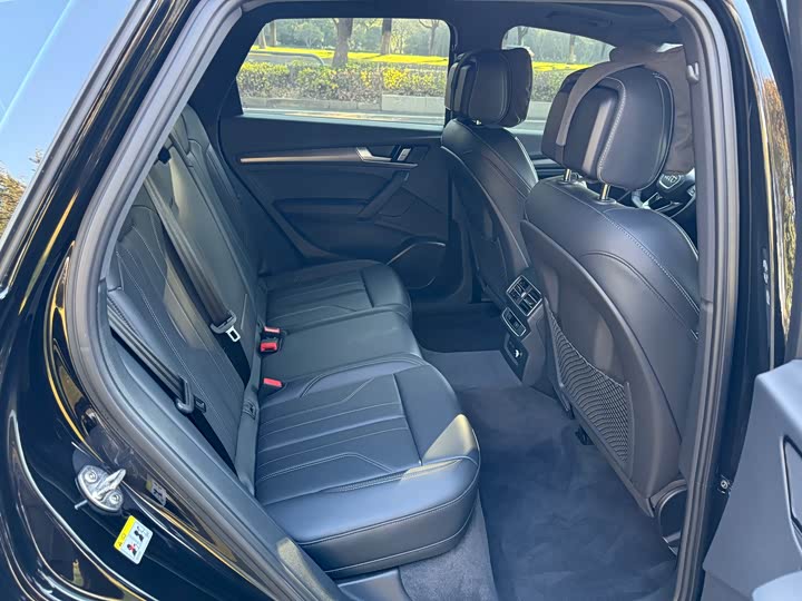 Фото 7 - Audi Q5L