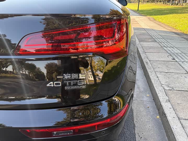 Фото 9 - Audi Q5L