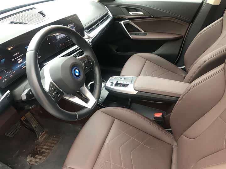 Фото 8 - BMW iX1