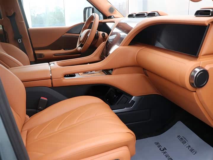 Фото 16 - BYD Yangwang U8