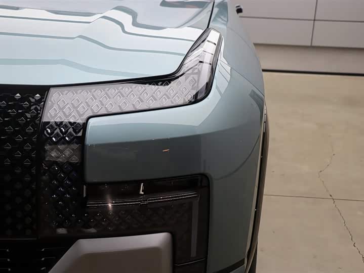 Фото 25 - BYD Yangwang U8