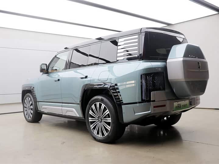 Фото 28 - BYD Yangwang U8