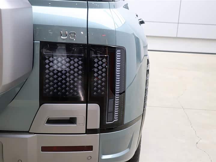 Фото 29 - BYD Yangwang U8