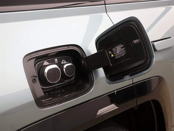 Фото 30 - BYD Yangwang U8