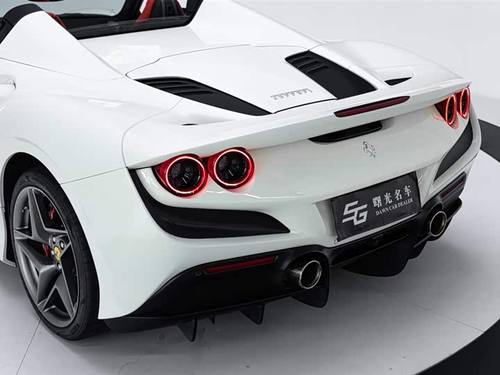 Фото 20 - Ferrari F8