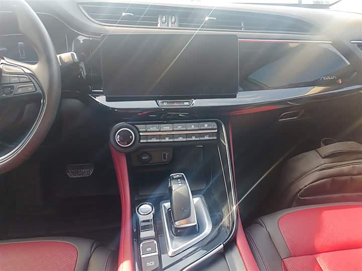 Фото 13 - Dongfeng Aeolus AX7