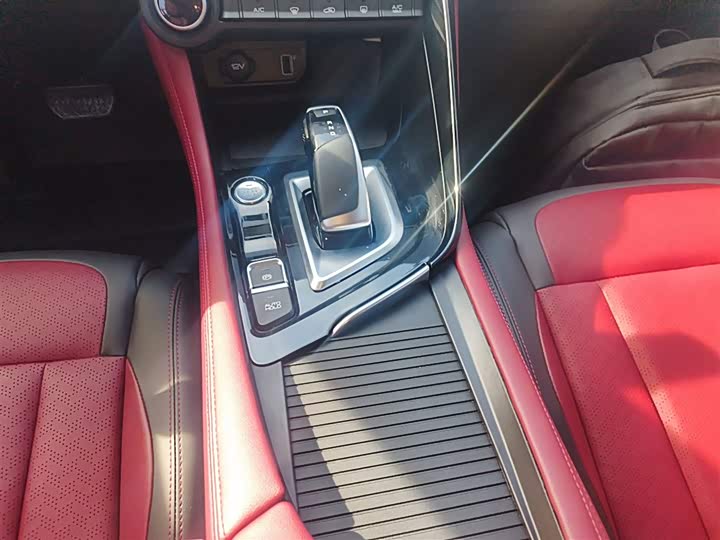 Фото 14 - Dongfeng Aeolus AX7