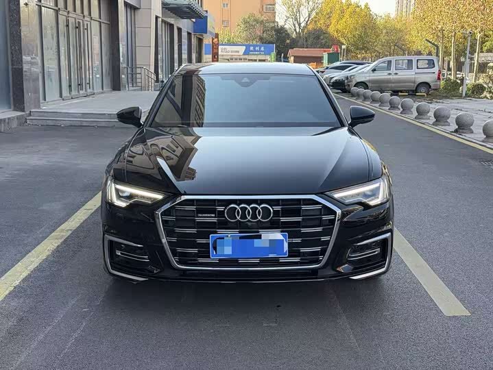 Фото 2 - Audi A6L