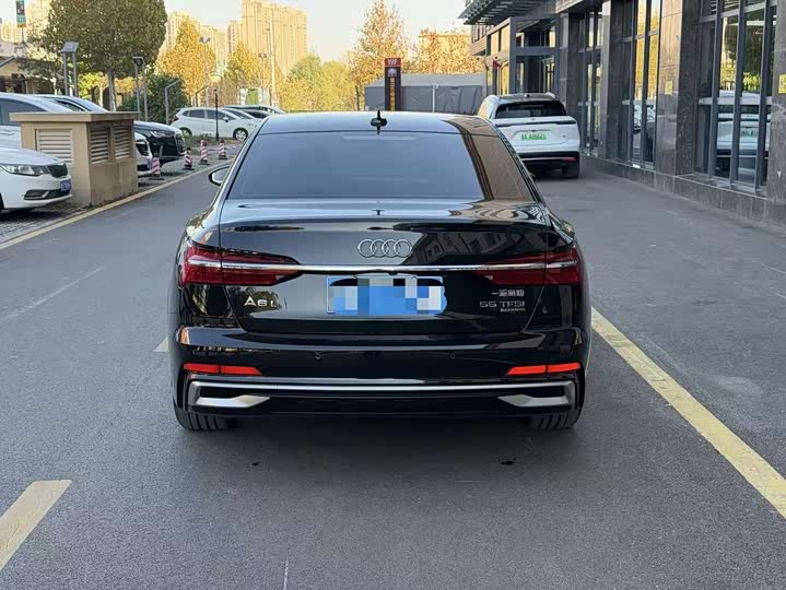 Фото 5 - Audi A6L