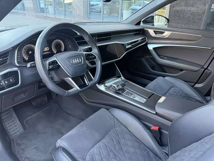 Фото 9 - Audi A6L