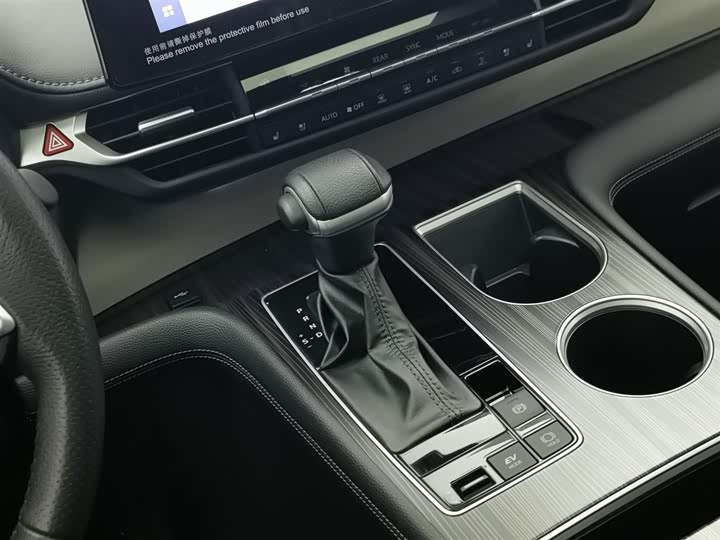 Фото 13 - Toyota Granvia