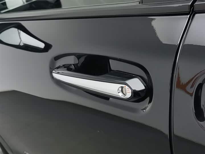 Фото 18 - Toyota Granvia