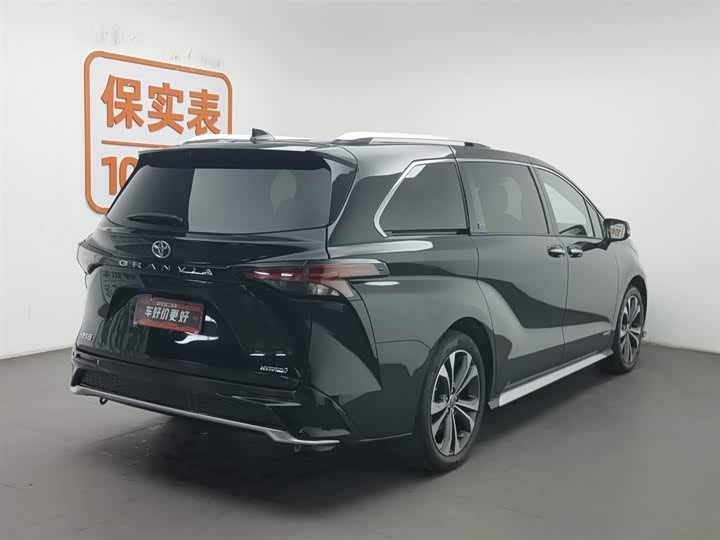 Фото 2 - Toyota Granvia