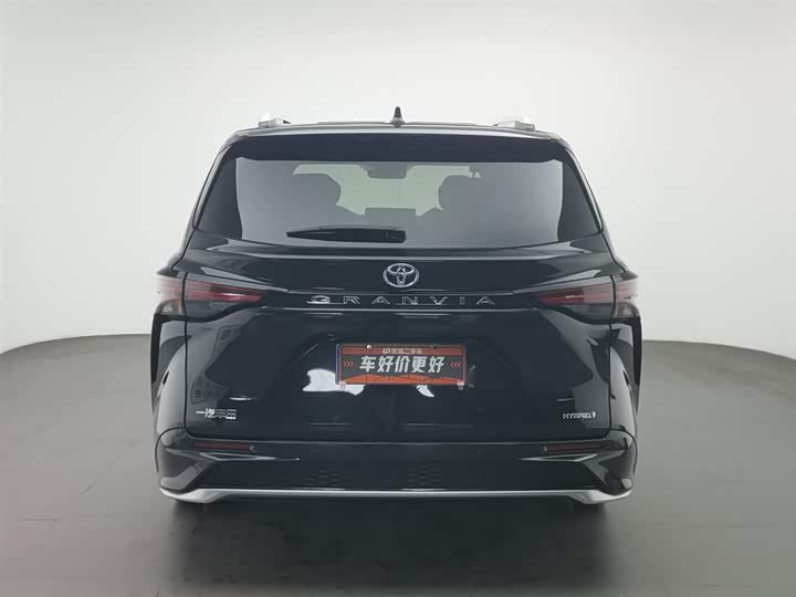 Фото 4 - Toyota Granvia