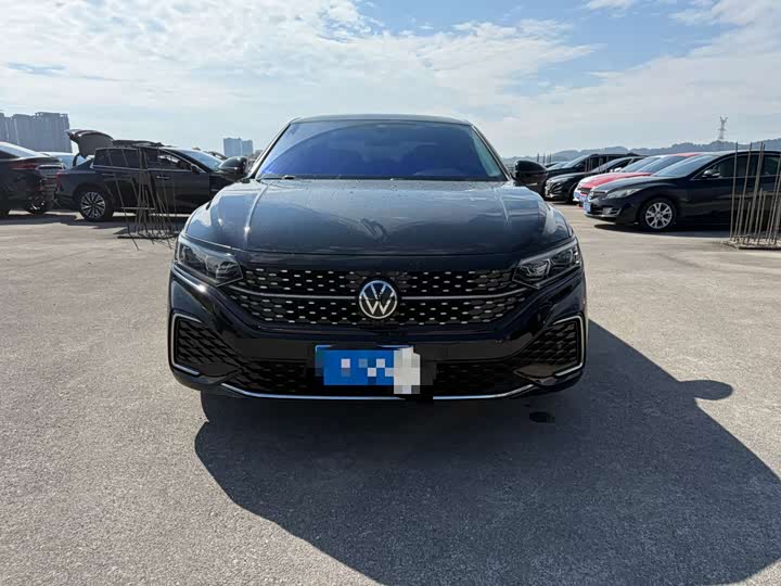 Фото 2 - Volkswagen Passat
