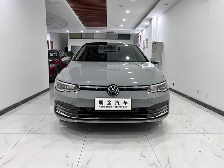 Фото 2 - Volkswagen Golf