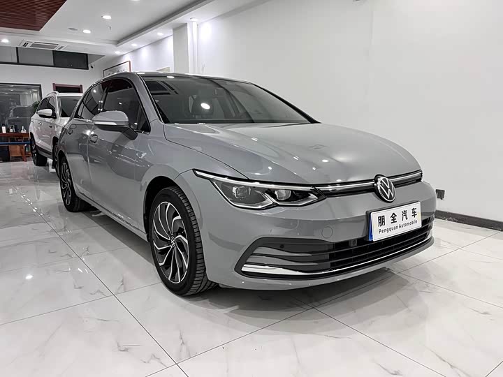 Фото 3 - Volkswagen Golf