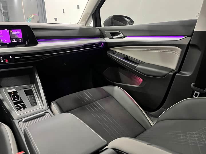 Фото 7 - Volkswagen Golf