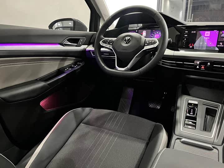 Фото 9 - Volkswagen Golf